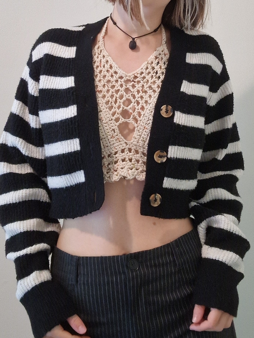 Striped cropped cardigan 🖤🤍